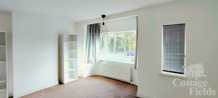 House To Rent In Baker Street, Enfield, EN1