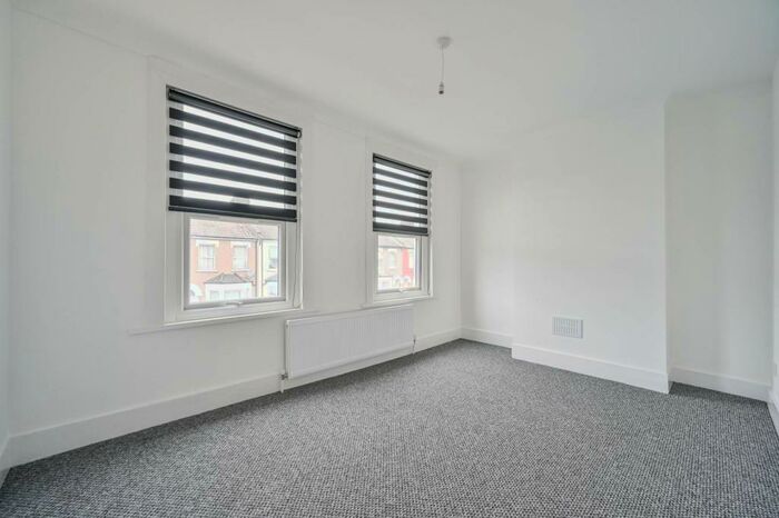 3 Bedroom Terraced House To Rent In Durban Road, Tottenham, London, N17