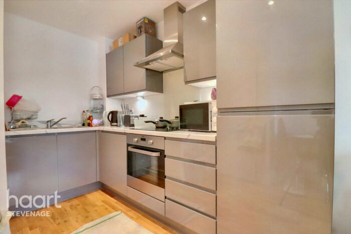 1 Bedroom Apartment For Sale In Park Place, Stevenage, SG1