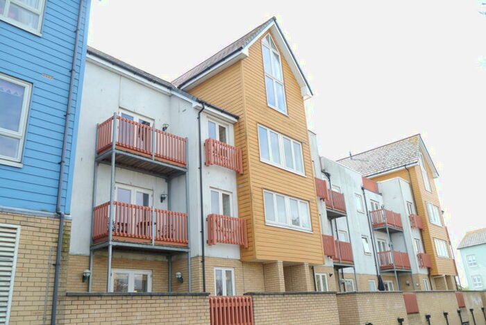 1 Bedroom Flat To Rent In Phalarope Way, ME4