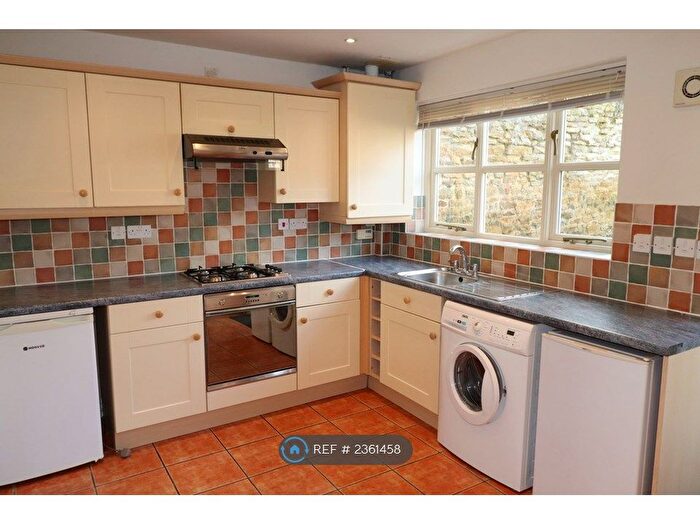 2 Bedroom End Of Terrace House To Rent In High Street, Northampton, NN2