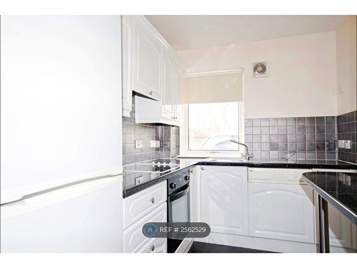 2 Bedroom Flat To Rent In Ashgrove Square, Elgin, IV30