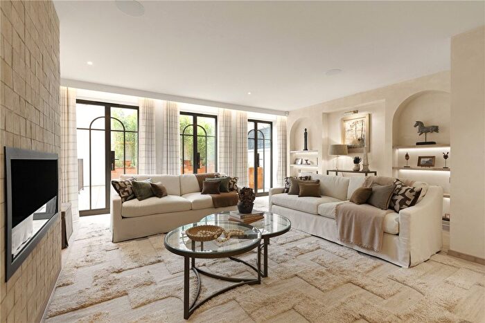 5 Bedroom Terraced House For Sale In Cadogan Street, Chelsea, London, SW3