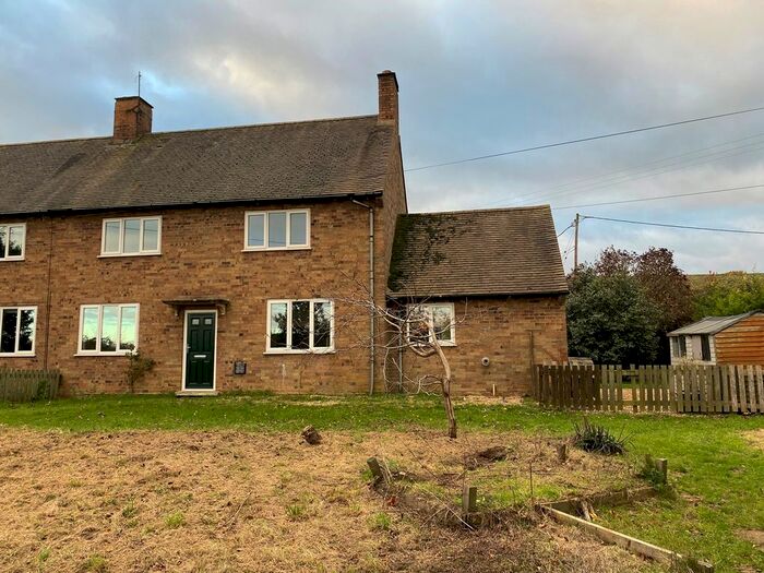 3 Bedroom Semi-Detached House To Rent In Stradsett, King's Lynn, PE33