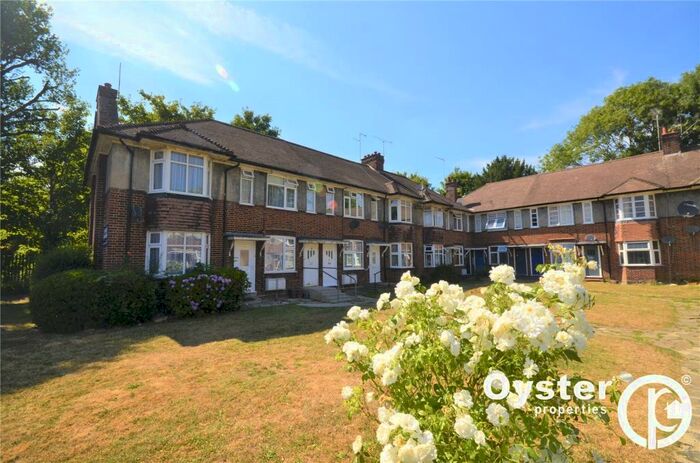2 Bedroom Apartment To Rent In Cedar Court, Upper Park Road, London, N11