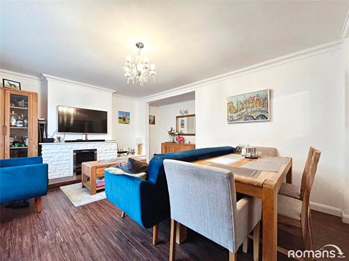 3 Bedroom End Of Terrace House For Sale In Beaulieu Gardens, Blackwater, Camberley, GU17