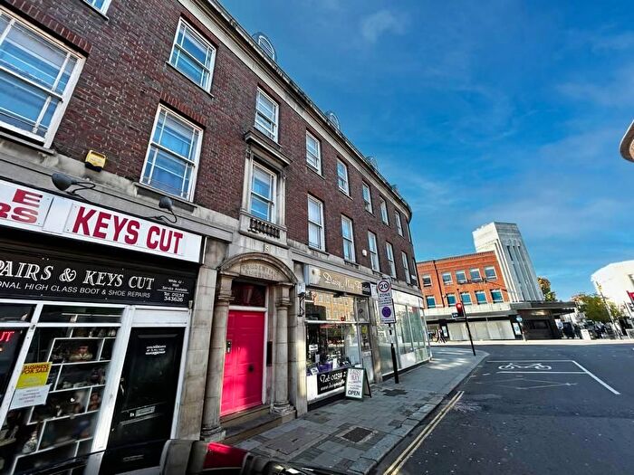 2 Bedroom Flat To Rent In Mill Street, Bedford, MK40