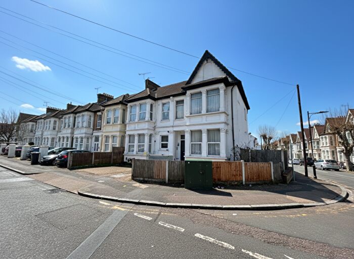 1 Bedroom Flat For Sale In Flat, York Road, Southend-On-Sea, Essex, SS1