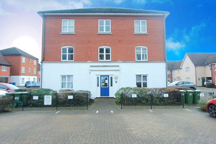2 Bedroom Flat For Sale In Mary Rose Close, Grays, RM16