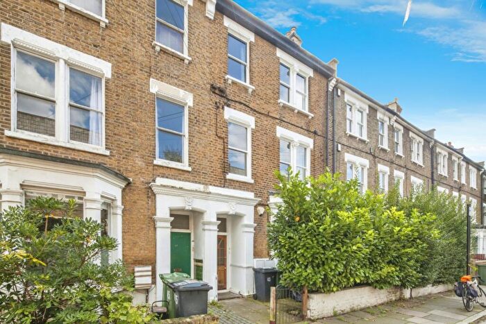 5 Bedroom Flat To Rent In Paulet Road London, SE5