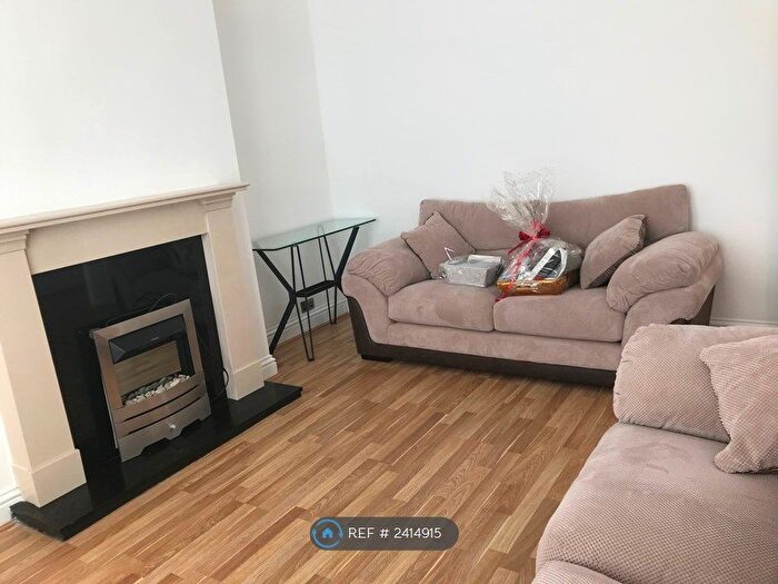 3 Bedroom Terraced House To Rent In Charnwood Road, Bradford, BD2