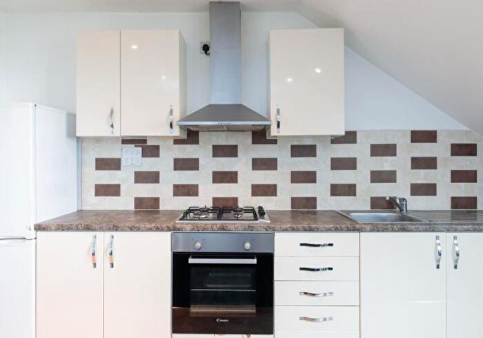 2 Bedroom Flat To Rent In Brondesbury Villas, London, NW6