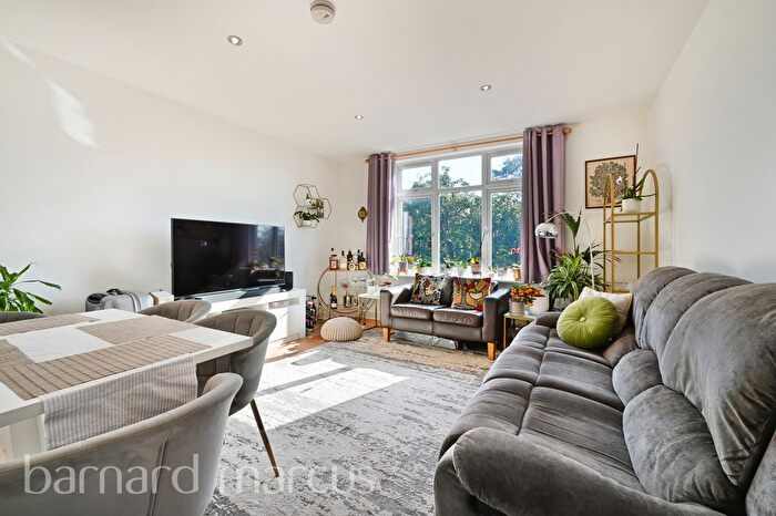 2 Bedroom Flat To Rent In Stanthorpe Road, London, SW16