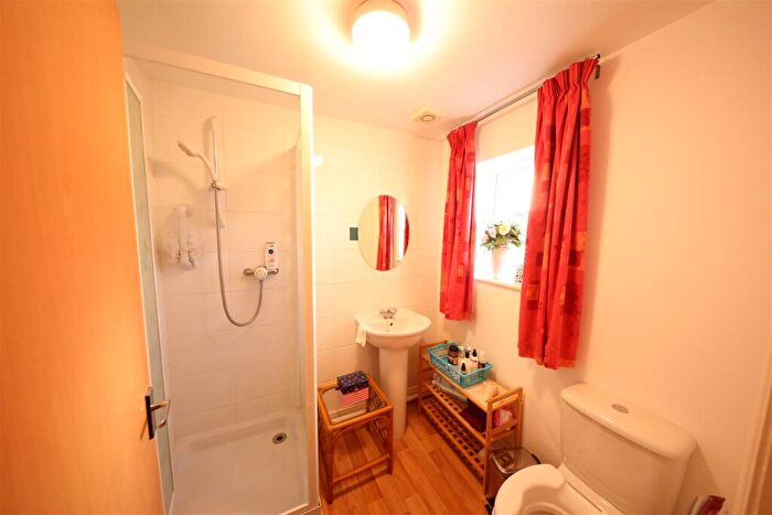 2 Bedroom Detached Bungalow For Sale In Lawson Avenue, Cottingham, HU16