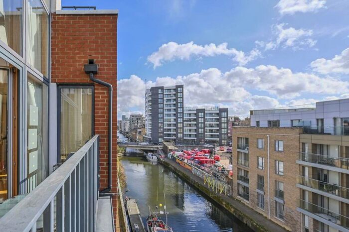 3 Bedroom Flat To Rent In Andersens Wharf, Limehouse, London, E14