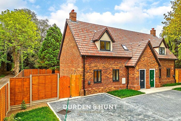 3 Bedroom Semi-Detached House For Sale In Ongar Road, Dunmow, CM6