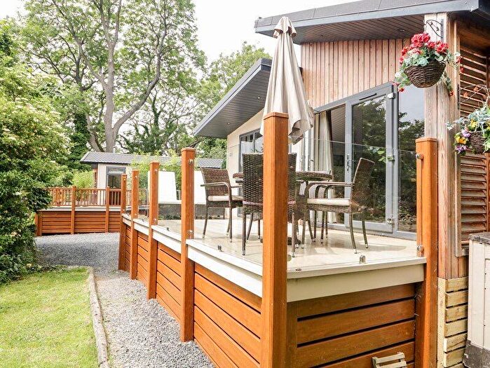 3 Bedroom Park Home For Sale In Templands Lane, Grange-over-sands, LA11