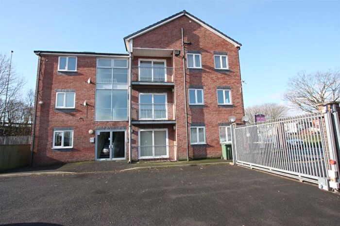 2 Bedroom Flat To Rent In Loxham Street, Farnworth, Bolton, BL3