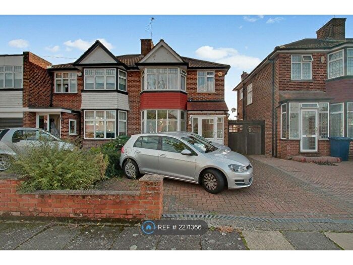 3 Bedroom Semi-Detached House To Rent In Oakwood Crescent, Greenford, UB6