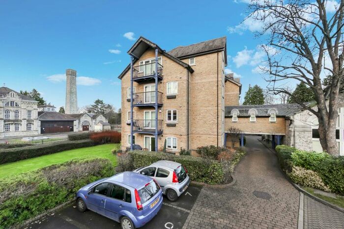 2 Bedroom Apartment To Rent In Pump House Close, Shortlands, Bromley, BR2