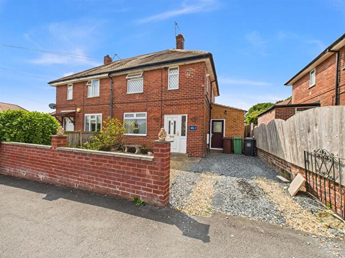 2 Bedroom Semi-Detached House For Sale In Brigshaw Drive, Allerton Bywater, Castleford, WF10