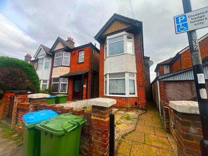 3 Bedroom Detached House To Rent In Manor Road North, Itchen, Southampton, Hampshire, SO19