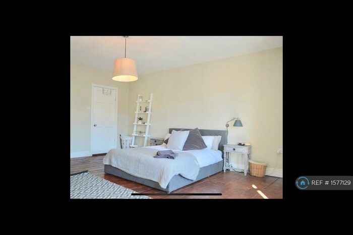 2 Bedroom Flat To Rent In Second Floor, Westbury-On-Trym, Bristol, BS9