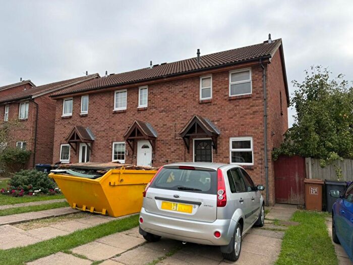 2 Bedroom House To Rent In Sanderling Close, Letchworth Garden City, SG6
