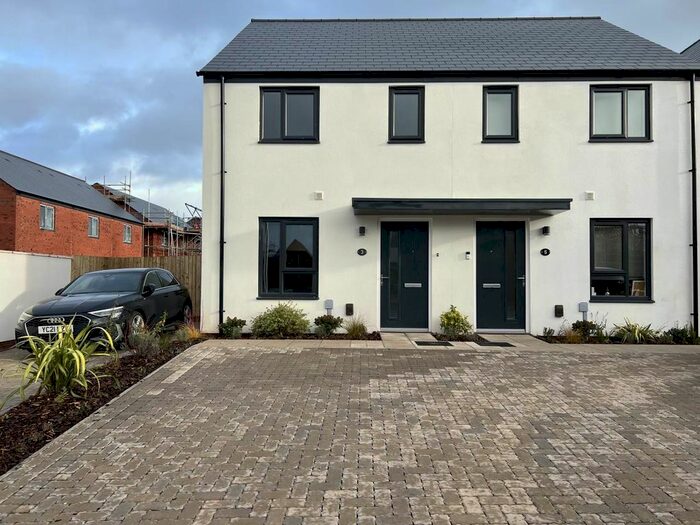 2 Bedroom Property To Rent In Rougemont Drive, Tithebarn, Exeter, EX1