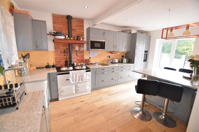 4 Bedroom Equestrian Property For Sale In St. Marys Lane, Bexhill-On-Sea, TN39