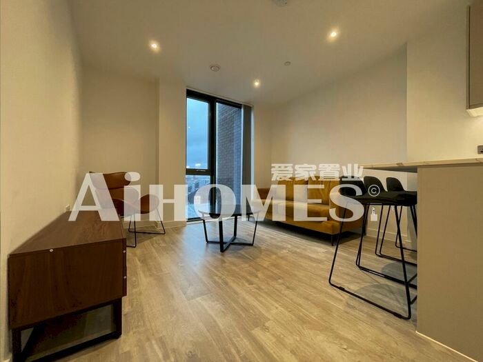 2 Bedroom Flat To Rent In Queen Street, Salford, M3