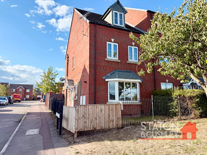 4 Bedroom Town House For Sale In Dunsil Row, Clipstone Village, NG21