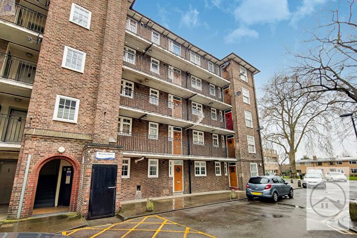 1 Bedroom Flat For Sale In Macaulay Square, Clapham, SW4