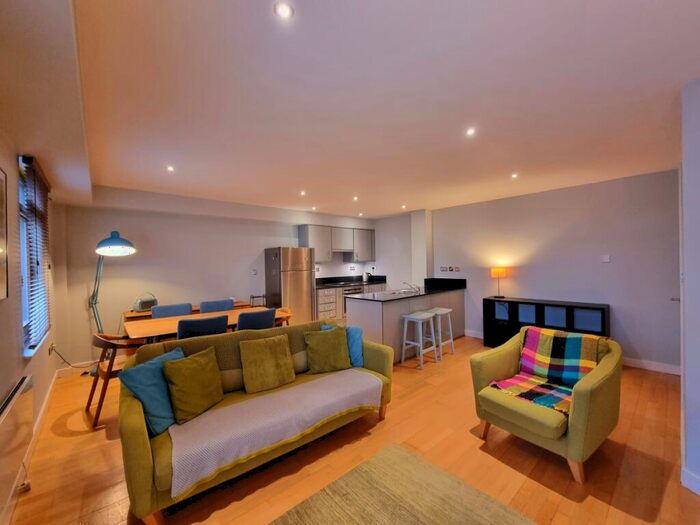 2 Bedroom Apartment To Rent In No Dock Street Leeds, LS10