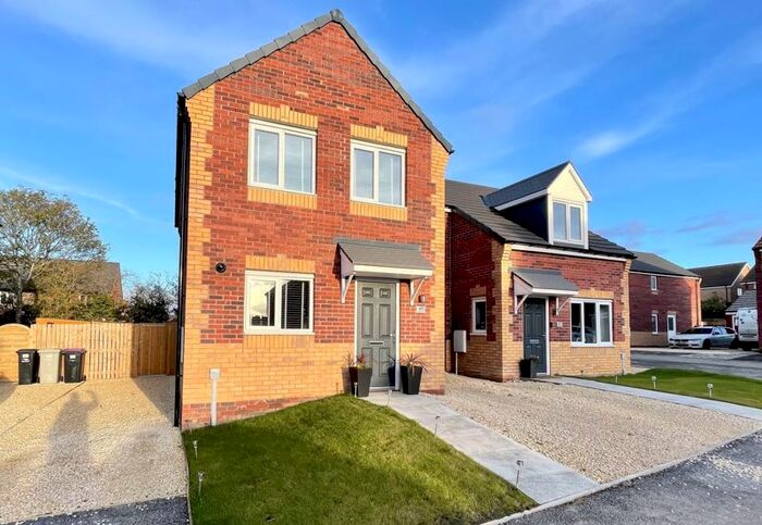 3 Bedroom Semi-Detached House For Sale In Coggle Close, Louth, LN11