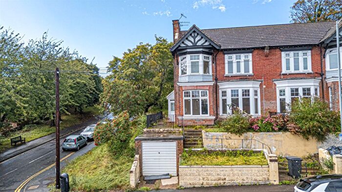 3 Bedroom Flat For Sale In Linton Road, Hastings, TN34