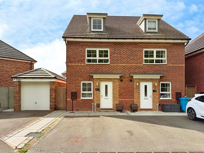 4 Bedroom Semi-Detached House For Sale In Gatekeeper Way, Worksop, S81