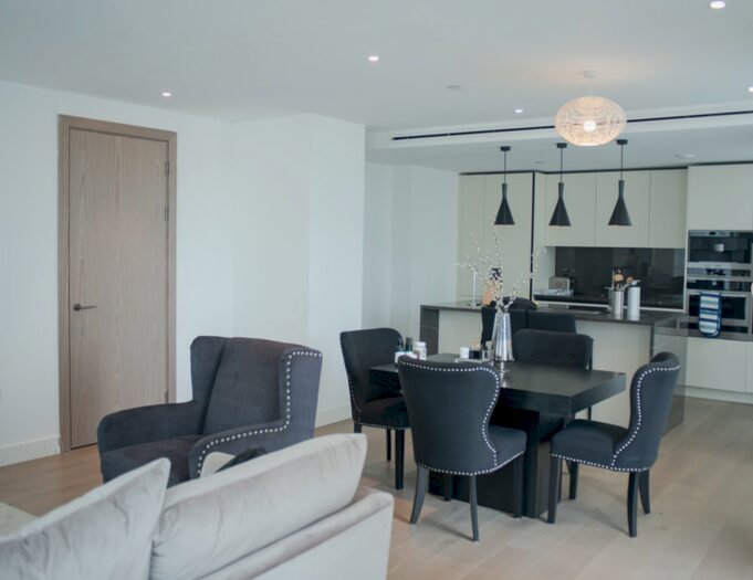 2 Bedroom Flat To Rent In Ariel House, Vaughan Way, London, London, E1W