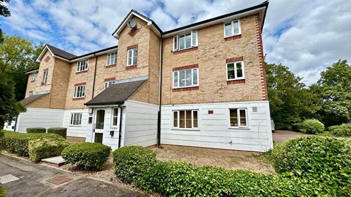 1 Bedroom Flat To Rent In Chipstead Close, Sutton, SM2
