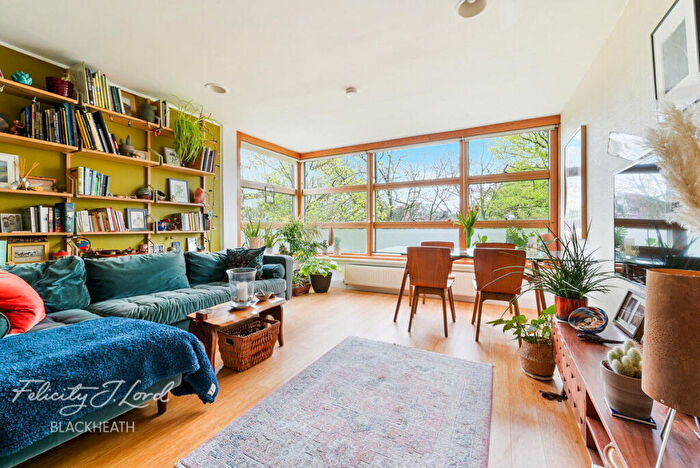 2 Bedroom Apartment For Sale In Westcombe Park Road, London, SE3