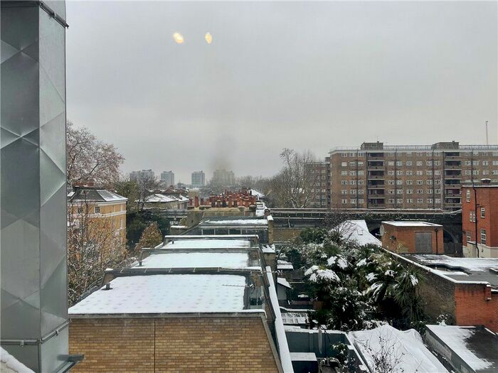 Studio To Rent In Walworth Road, London, SE17