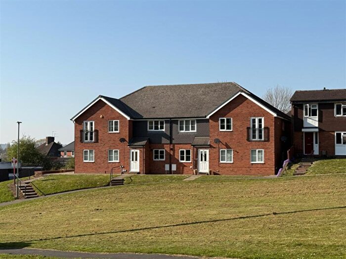 2 Bedroom Maisonette To Rent In Tame Rise, Oldbury, West Midlands, B68