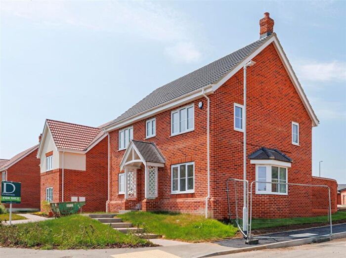 4 Bedroom Detached House For Sale In Rectory Gardens, Worlingham, Beccles, NR34