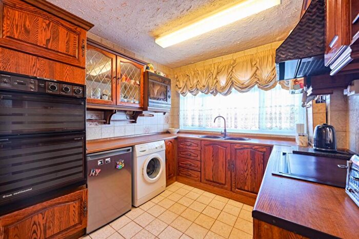 4 Bedroom Terraced House For Sale In Swedenborg Gardens, Shadwell, London, E1