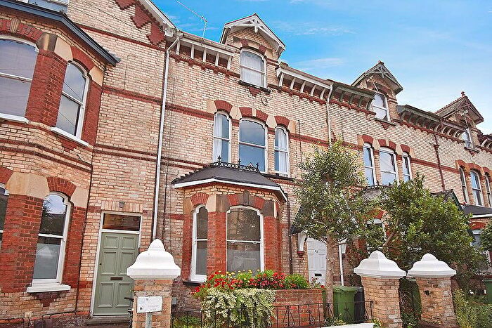 2 Bedroom Apartment For Sale In Powderham Crescent, Exeter, EX4
