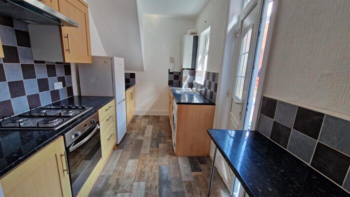 2 Bedroom Flat To Rent In Westbourne Avenue, Gateshead, NE8