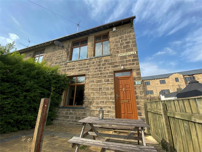 2 Bedroom Property To Rent In Riddlesden, Keighley, West Yorkshire, BD21