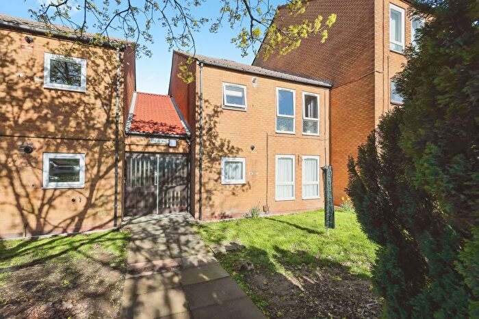 2 Bedroom Flat For Sale In Parkfield Drive, Birmingham, West Midlands, B36