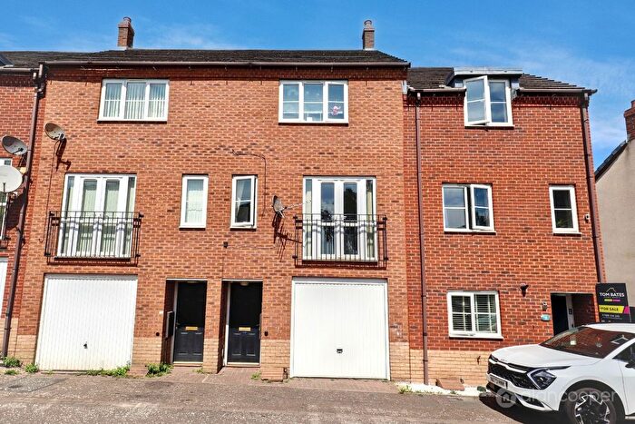 3 Bedroom Mews For Sale In Cypress Way, Nuneaton, CV10