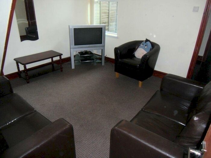 4 Bedroom House To Rent In Hubert Road, B29